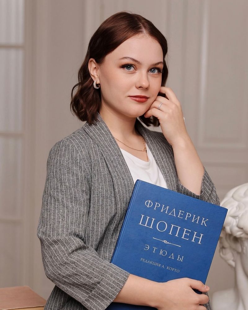 Валерия Маноменова